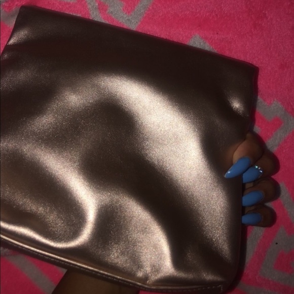 Gold guess purse - Picture 4 of 5